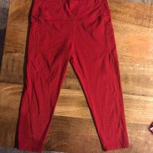 Zyia Red Pocket Brilliant Hi-Rise Capris